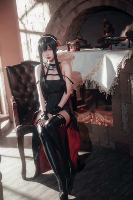 清水由乃 – 间谍过家家 约尔战斗服