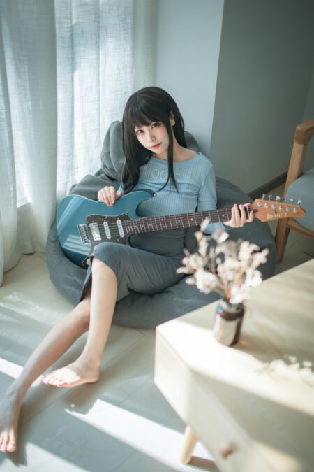 三無人型 吉他妹妹